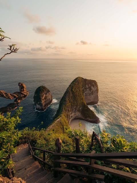 Kelingking Beach