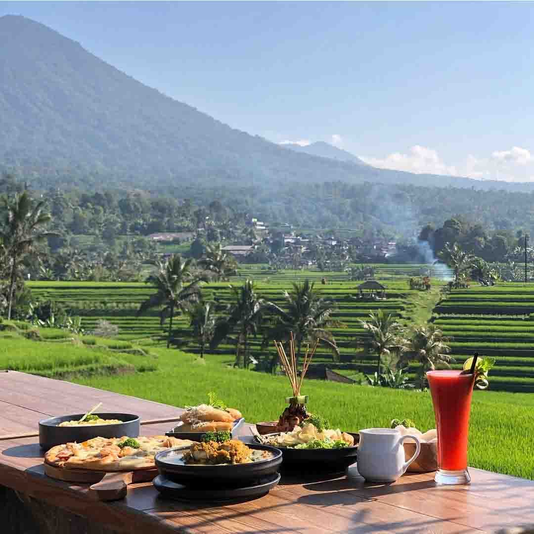 Gallery 3 - Warung Jatiluwih View